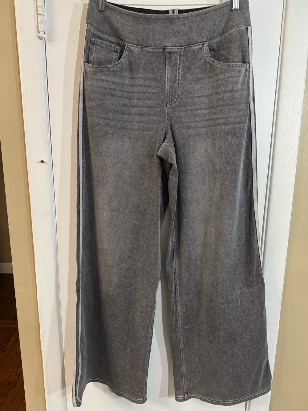 HALARA Wide-Leg Pull-On Pants in Faded Gray